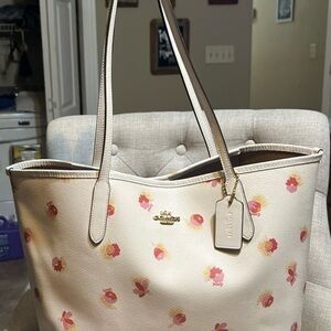 Coach City Tote Bag Pop Floral Print 2021